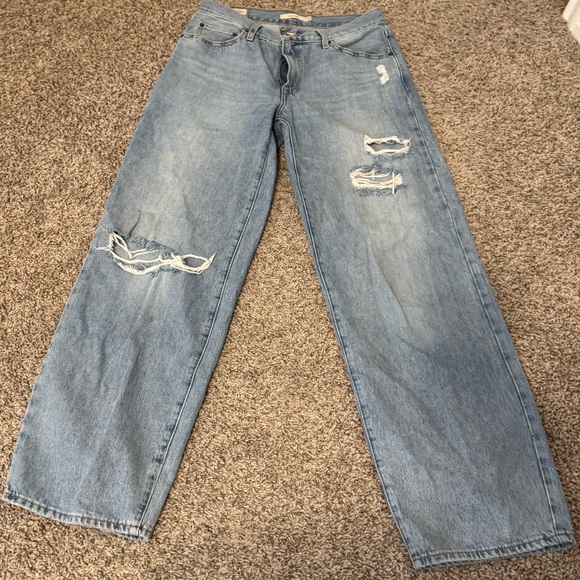 Levi’s Baggy Dad Jeans - Picture 2 of 3